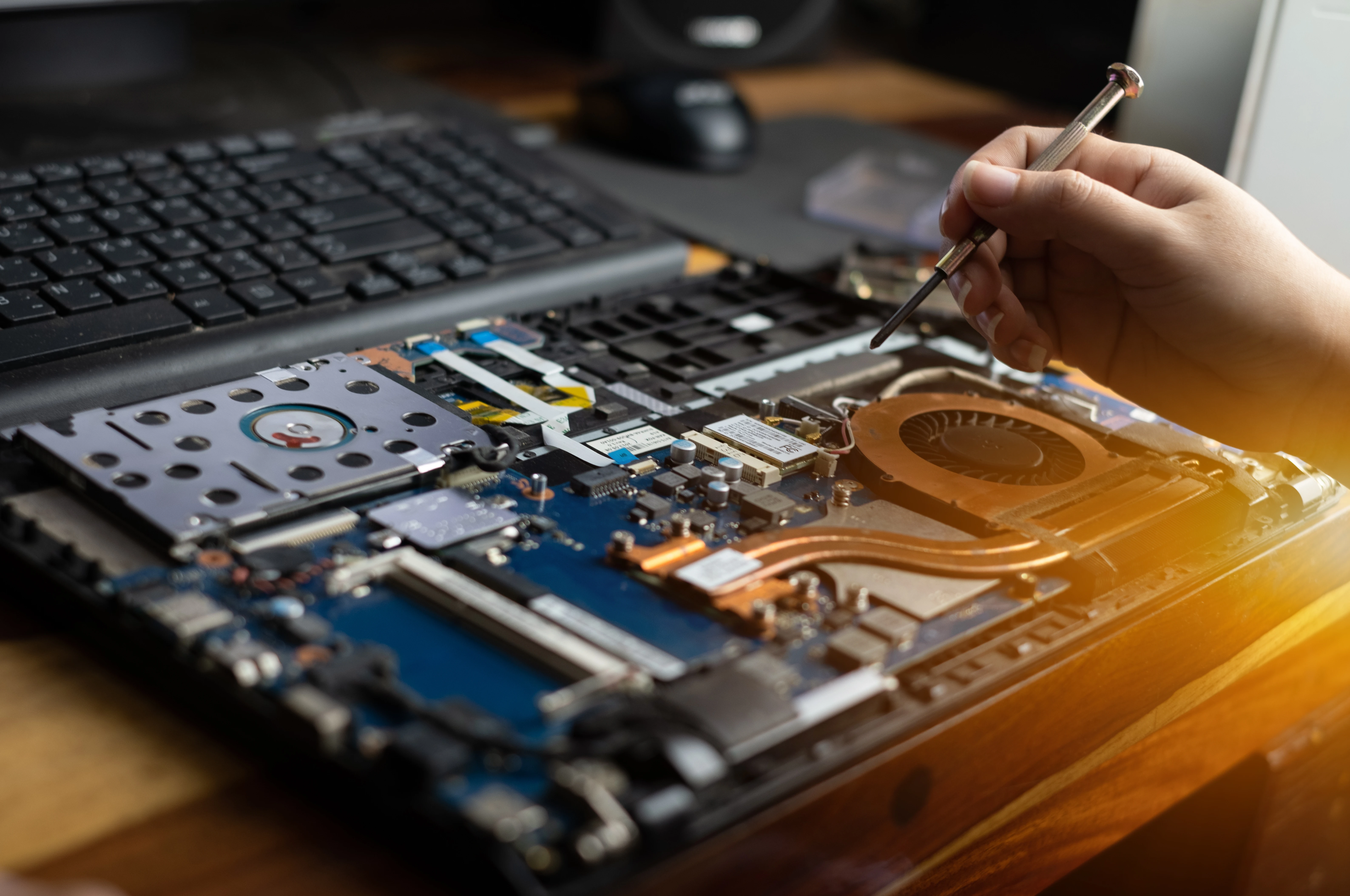 Servis Hardware Laptop